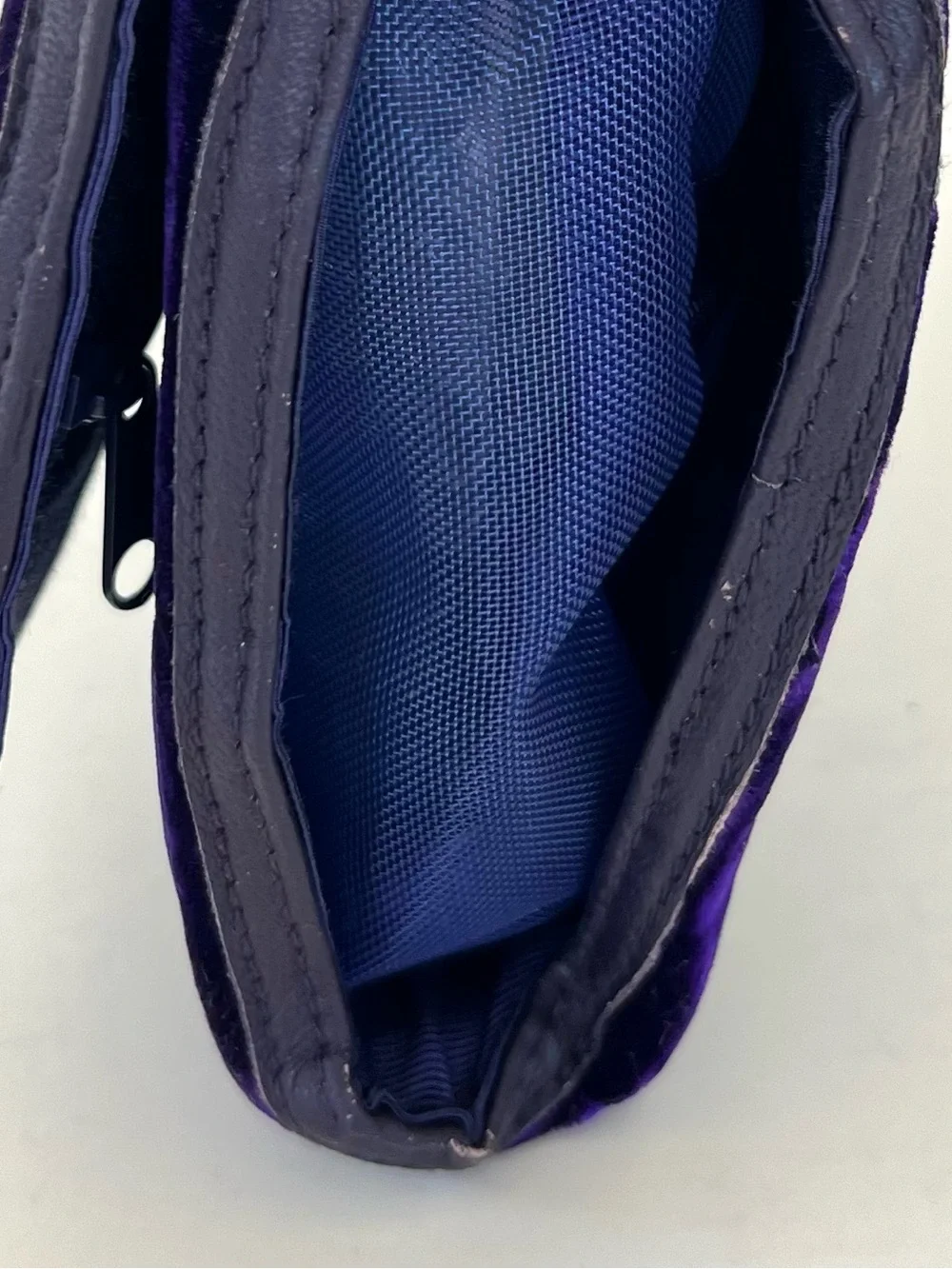 ISABELLA FIORE Purple Velvet Leather Trim Travel Makeup Accessories Cosmetic Bag